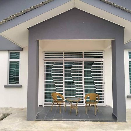 D'Sara Homestay Fully Furnished 3 Bedrooms All Aircond 2 Miles Centre Chukai ภายนอก รูปภาพ