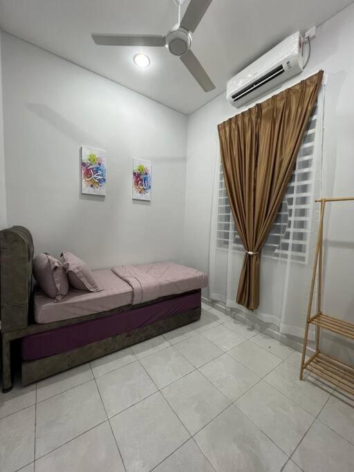 D'Sara Homestay Fully Furnished 3 Bedrooms All Aircond 2 Miles Centre Chukai ภายนอก รูปภาพ