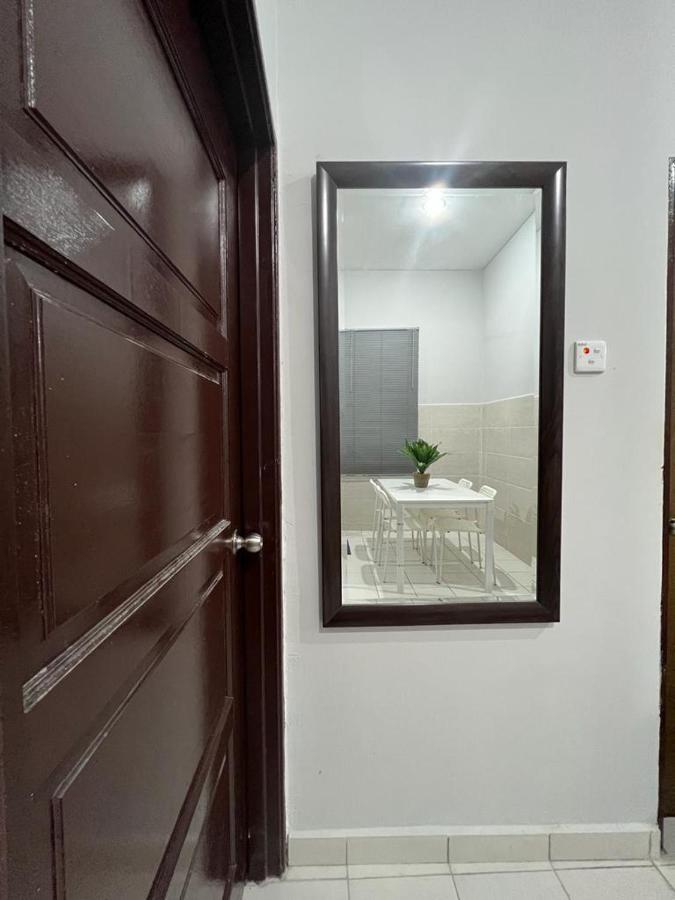 D'Sara Homestay Fully Furnished 3 Bedrooms All Aircond 2 Miles Centre Chukai ภายนอก รูปภาพ