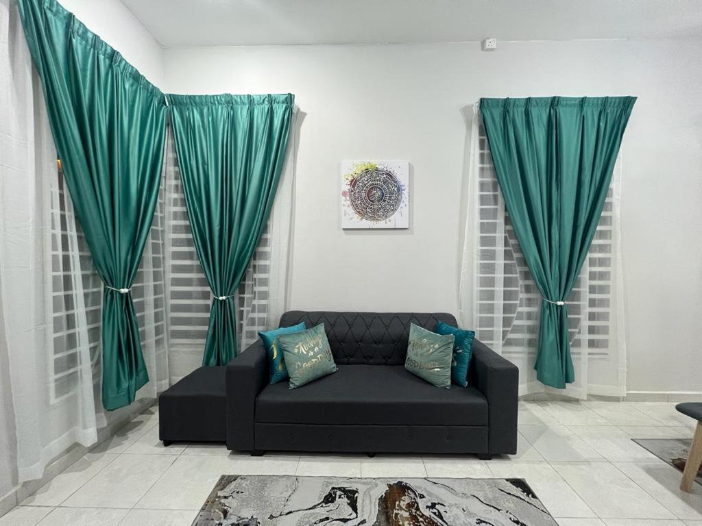 D'Sara Homestay Fully Furnished 3 Bedrooms All Aircond 2 Miles Centre Chukai ภายนอก รูปภาพ