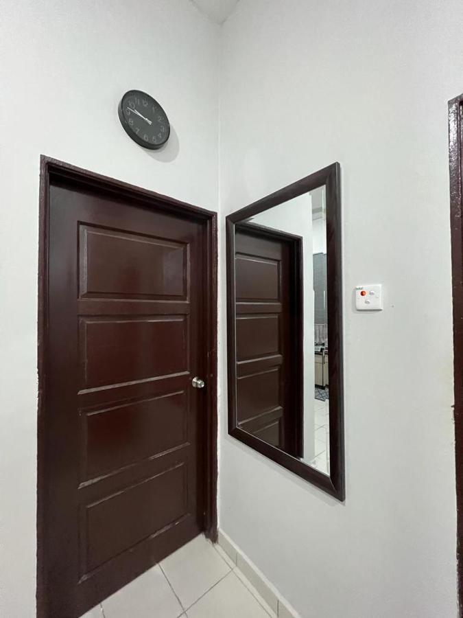 D'Sara Homestay Fully Furnished 3 Bedrooms All Aircond 2 Miles Centre Chukai ภายนอก รูปภาพ